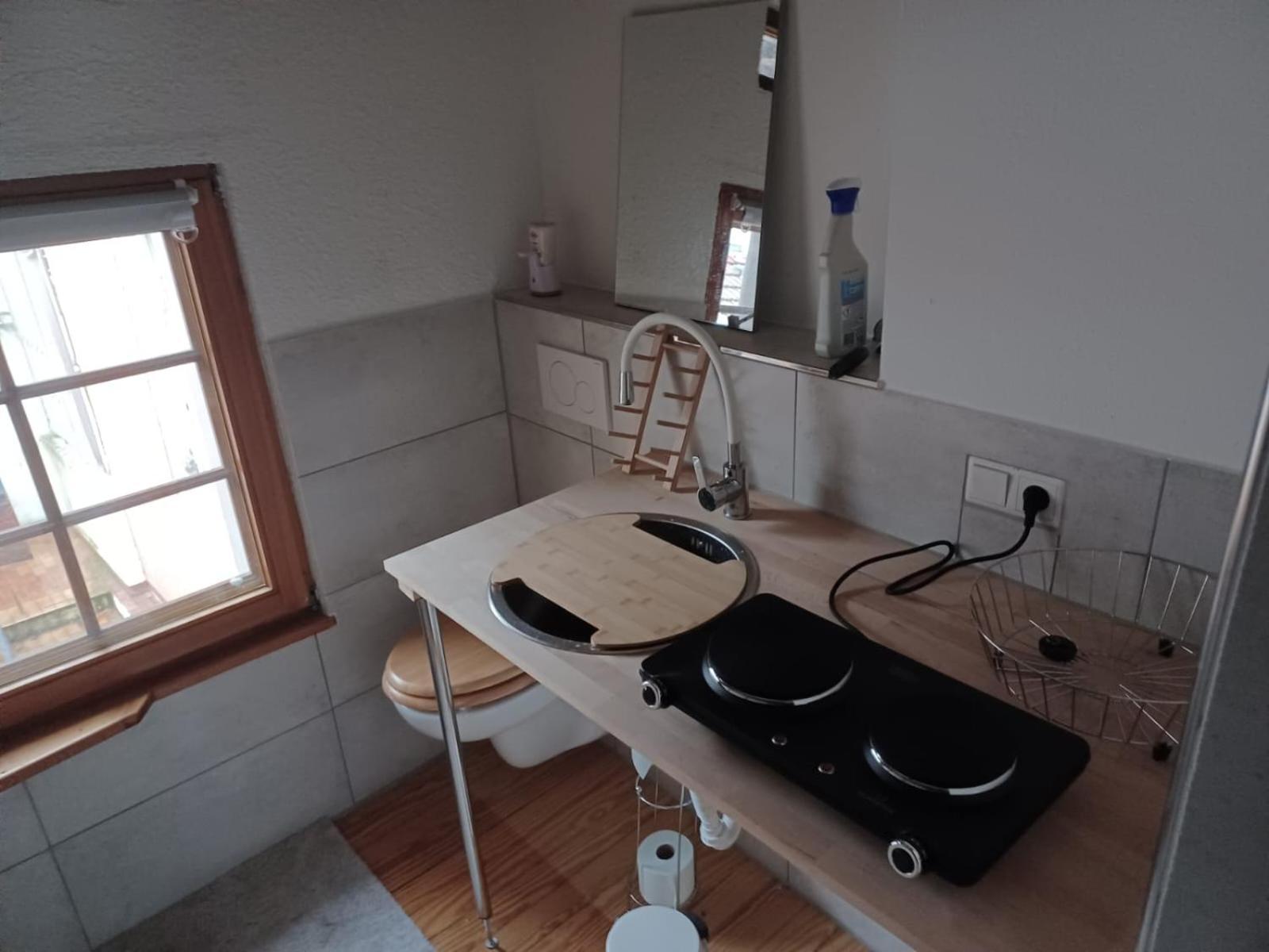 See- Und Altstadthaeusle - Alles Direkt Vor Der Haustuer - Bodenseeufer Natur Altstadt Bahnhof Bora-Sauna - Klein Und Super Zentral Zum See Oepnv Stadt Natur Etc - Appartement Historica ราดอล์ฟเซลล์ อัม โบเดนซี ภายนอก รูปภาพ